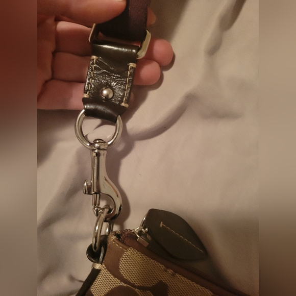 COACH PURSE - Picture 6 of 6